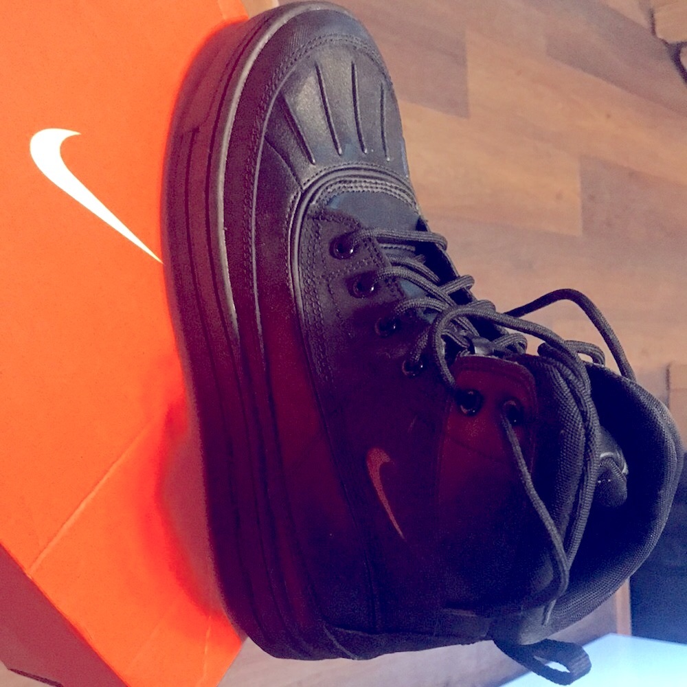 BRAND NEW Nike Woodside 2 High (GS) 7Y Black